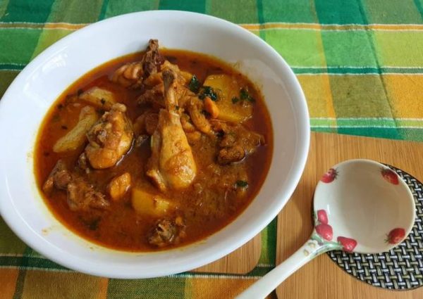 Light Chicken Curry